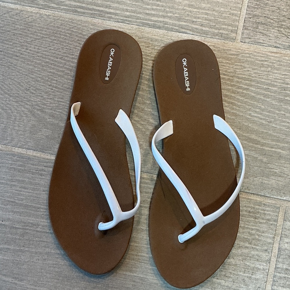 Okabashi Women's Tan and White Sandals